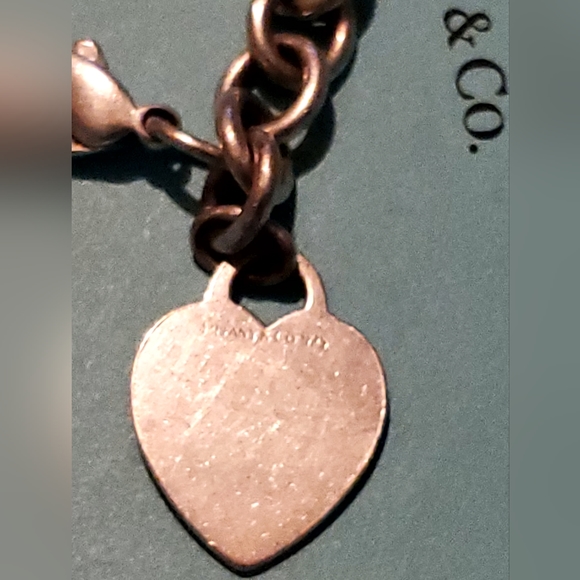 Tiffany & Co Bracelet with a heart shaped charm - Picture 14 of 16